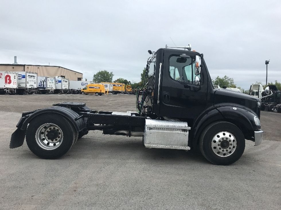 Day Cab Tractor-Heavy Duty Tractors-Freightliner-2019-M211242S-Saint Laurent-PQ-131,033\n\t\tkm-$ 21,750 - Image 8