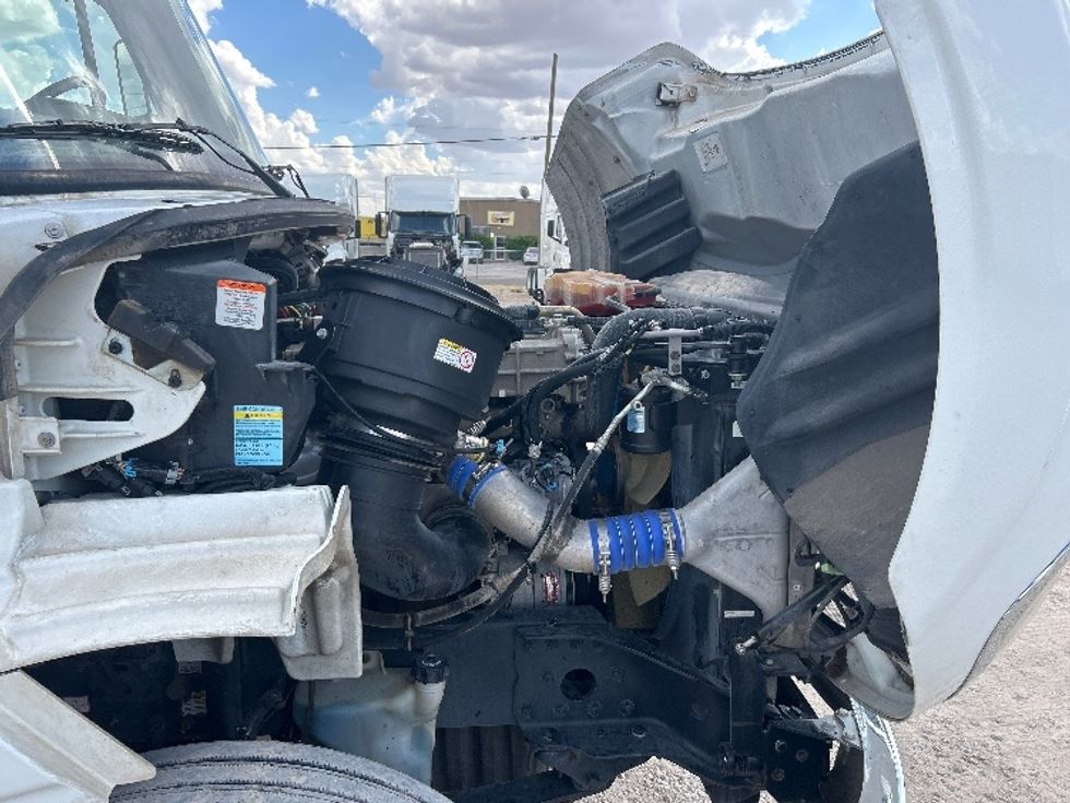 Day Cab Tractor-Heavy Duty Tractors-Freightliner-2019-M211264S-Amarillo-TX-331,562\n\t\tmiles-$ 36,500 - Image 15