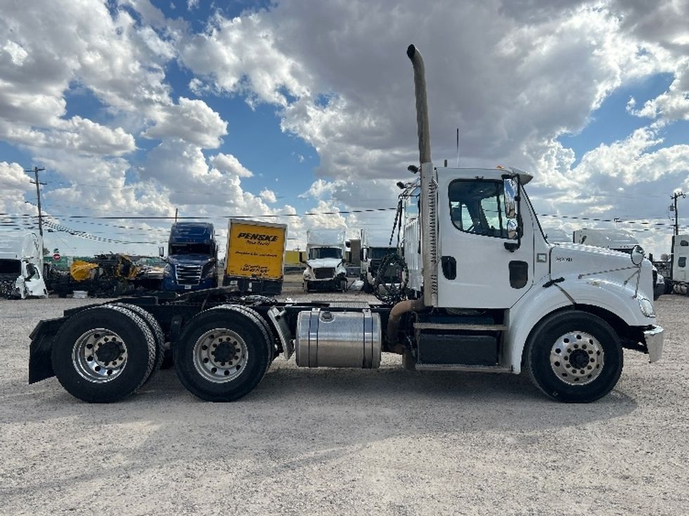 Day Cab Tractor-Heavy Duty Tractors-Freightliner-2019-M211264S-Amarillo-TX-331,562\n\t\tmiles-$ 36,500 - Image 8