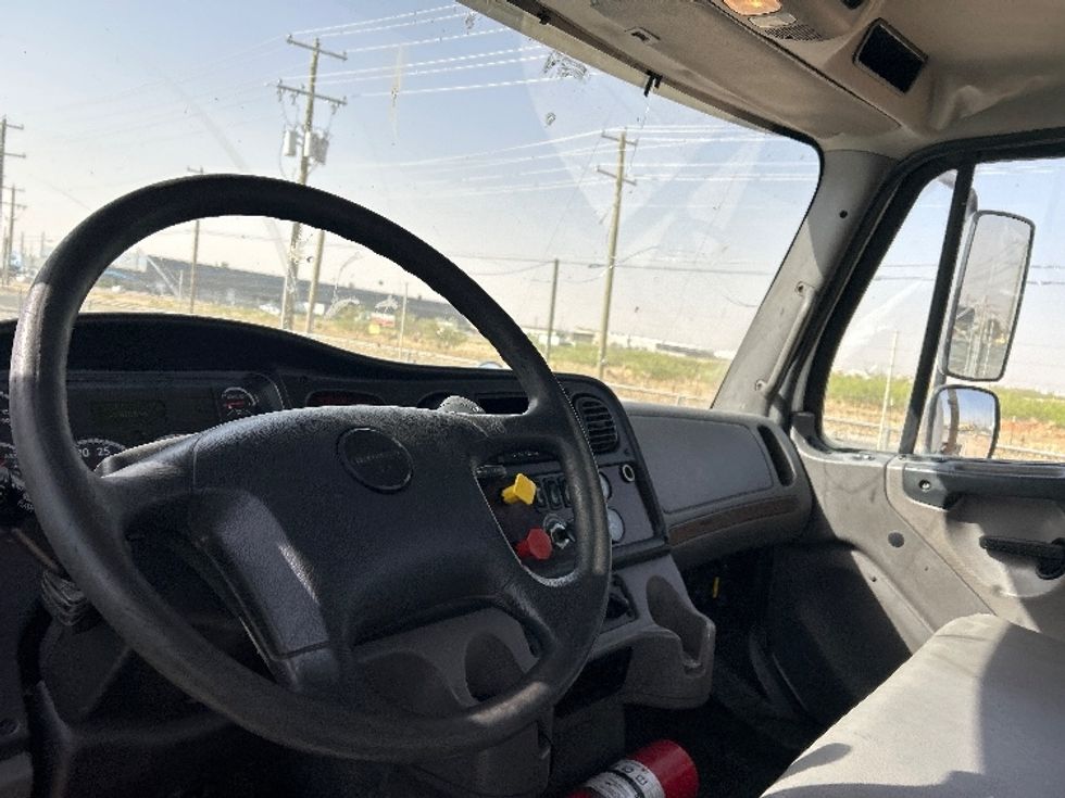 Day Cab Tractor-Heavy Duty Tractors-Freightliner-2019-M211264S-Odessa-TX-513,462\n\t\tmiles-$ 27,250 - Image 10