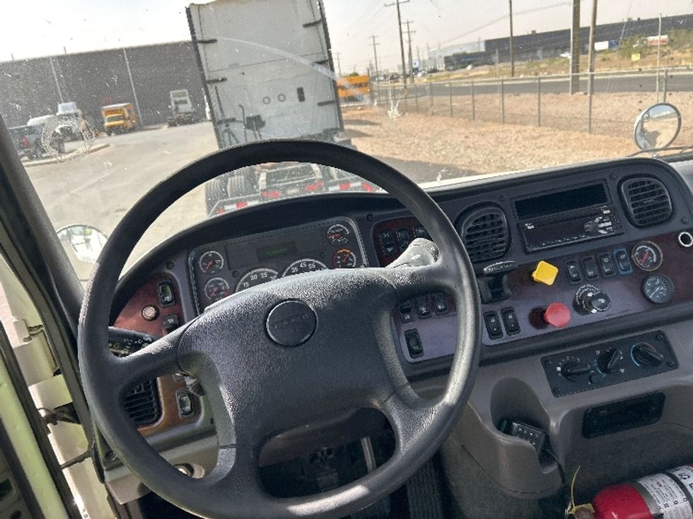 Day Cab Tractor-Heavy Duty Tractors-Freightliner-2019-M211264S-Odessa-TX-513,462\n\t\tmiles-$ 27,250 - Image 11