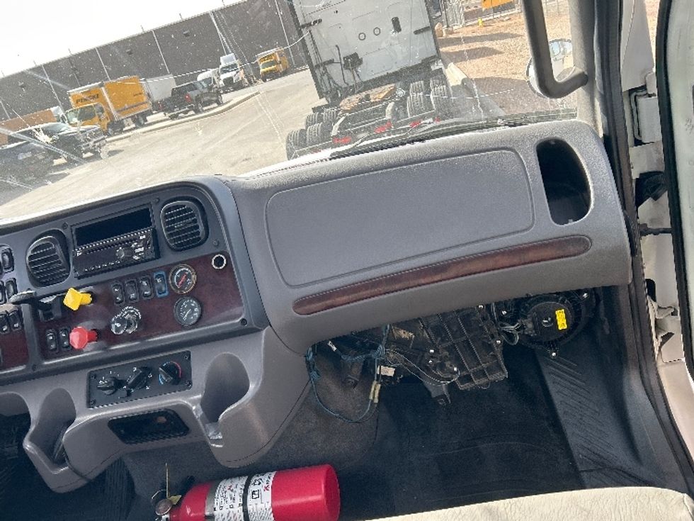 Day Cab Tractor-Heavy Duty Tractors-Freightliner-2019-M211264S-Odessa-TX-513,462\n\t\tmiles-$ 27,250 - Image 13