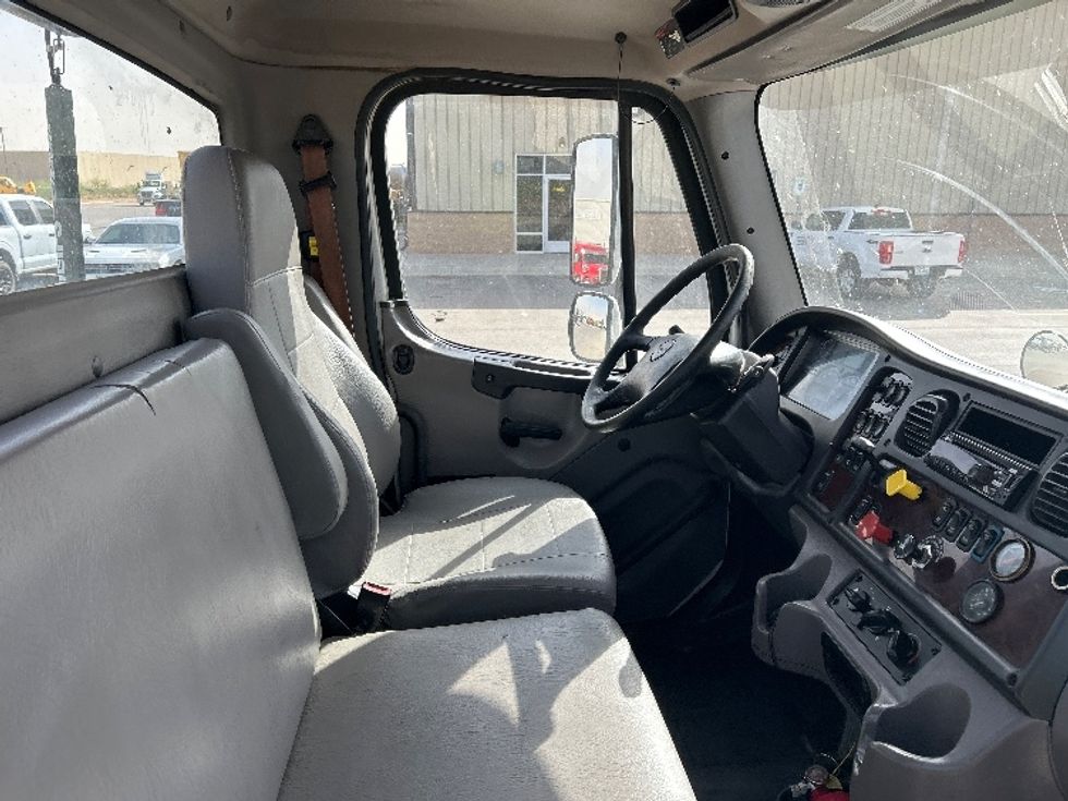 Day Cab Tractor-Heavy Duty Tractors-Freightliner-2019-M211264S-Odessa-TX-513,462\n\t\tmiles-$ 27,250 - Image 14