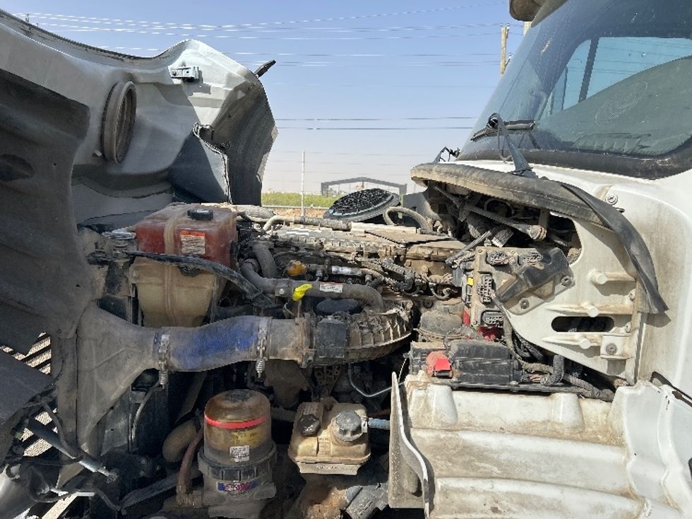 Day Cab Tractor-Heavy Duty Tractors-Freightliner-2019-M211264S-Odessa-TX-513,462\n\t\tmiles-$ 27,250 - Image 16