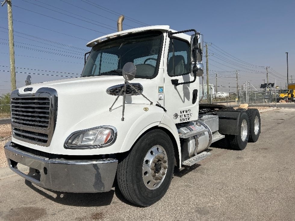 Day Cab Tractor-Heavy Duty Tractors-Freightliner-2019-M211264S-Odessa-TX-513,462\n\t\tmiles-$ 27,250 - Image 3
