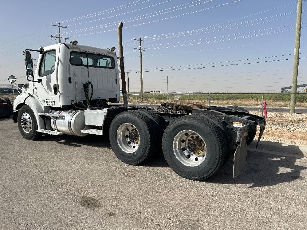 Day Cab Tractor-Heavy Duty Tractors-Freightliner-2019-M211264S-Odessa-TX-513,462\n\t\tmiles-$ 27,250 - Image 5
