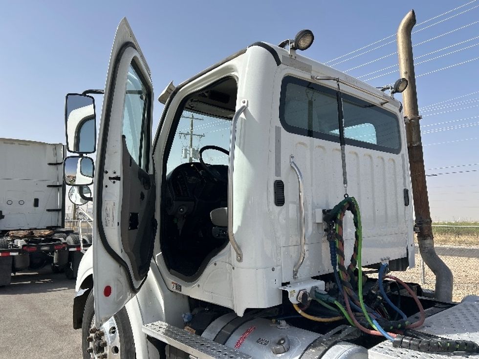 Day Cab Tractor-Heavy Duty Tractors-Freightliner-2019-M211264S-Odessa-TX-513,462\n\t\tmiles-$ 27,250 - Image 9