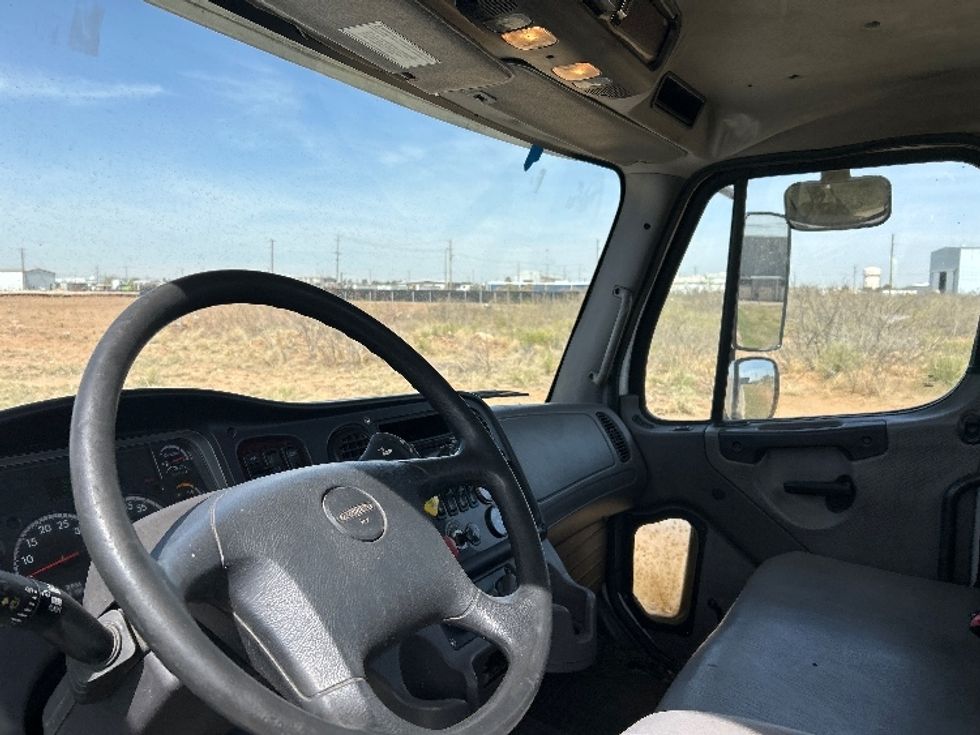 Day Cab Tractor-Heavy Duty Tractors-Freightliner-2019-M211264S-Odessa-TX-520,802\n\t\tmiles-$ 26,500 - Image 10