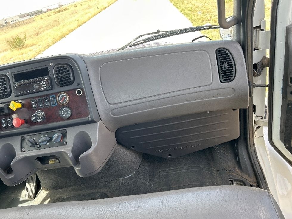 Day Cab Tractor-Heavy Duty Tractors-Freightliner-2019-M211264S-Odessa-TX-520,802\n\t\tmiles-$ 26,500 - Image 13