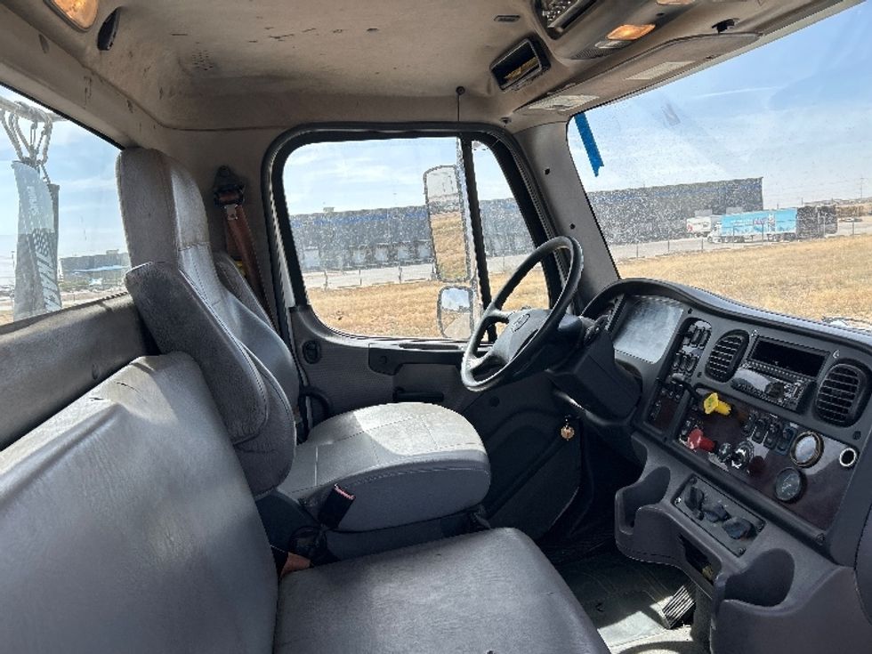 Day Cab Tractor-Heavy Duty Tractors-Freightliner-2019-M211264S-Odessa-TX-520,802\n\t\tmiles-$ 26,500 - Image 14