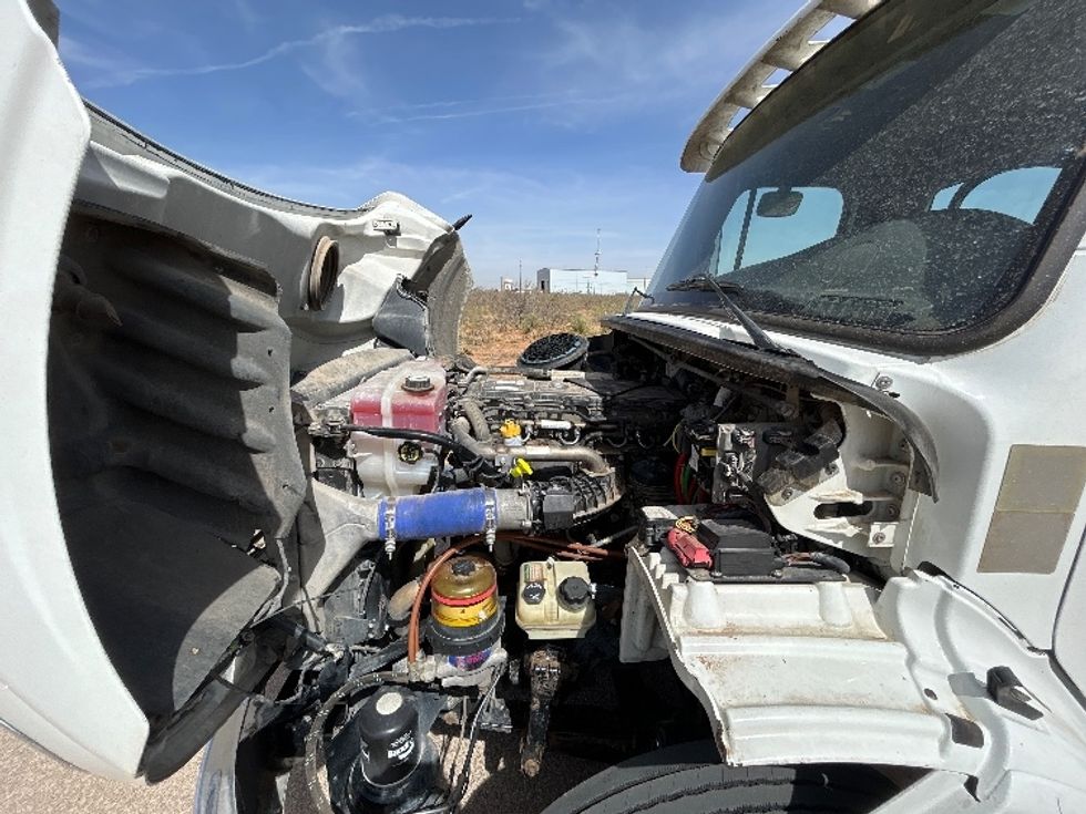 Day Cab Tractor-Heavy Duty Tractors-Freightliner-2019-M211264S-Odessa-TX-520,802\n\t\tmiles-$ 26,500 - Image 16