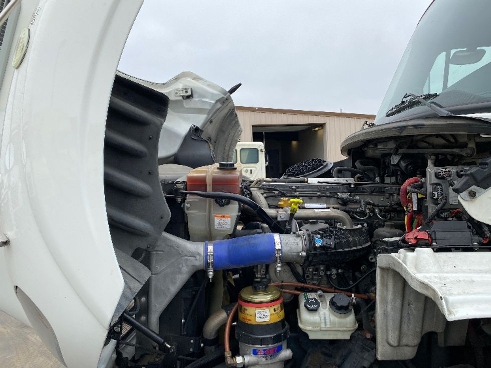 Day Cab Tractor-Heavy Duty Tractors-Freightliner-2019-M211264S-Torrance-CA-113,508\n\t\tmiles-$ 66,750 - Image 16