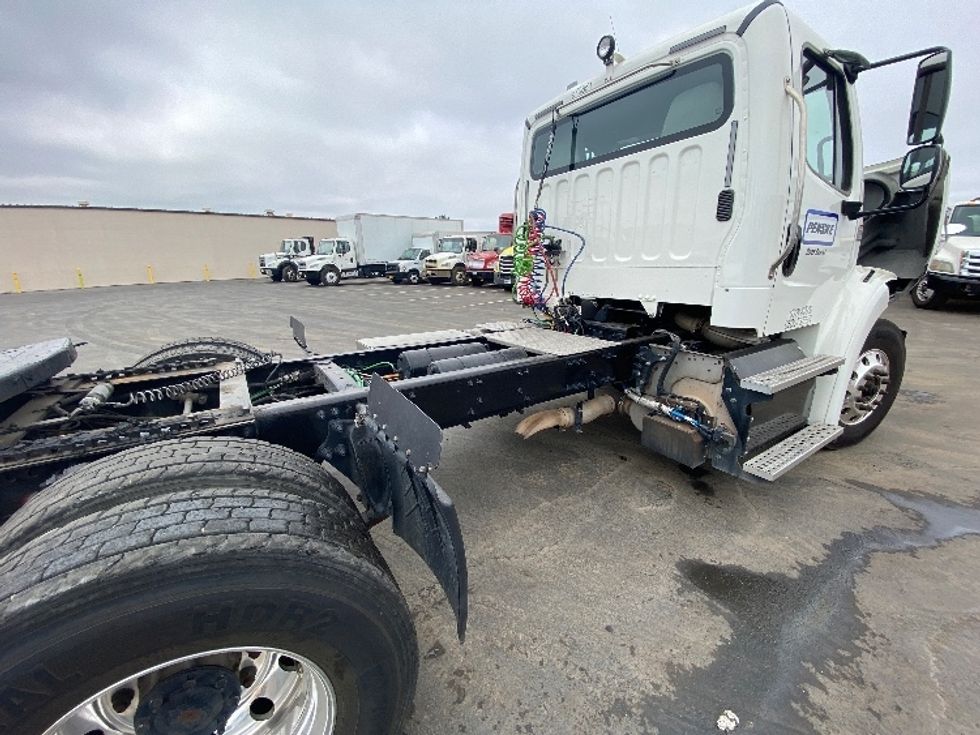 Day Cab Tractor-Heavy Duty Tractors-Freightliner-2019-M211264S-Torrance-CA-113,508\n\t\tmiles-$ 66,750 - Image 17