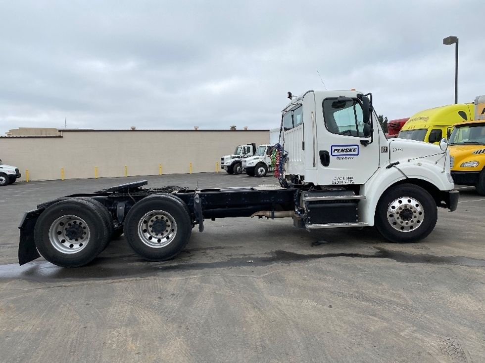 Day Cab Tractor-Heavy Duty Tractors-Freightliner-2019-M211264S-Torrance-CA-113,508\n\t\tmiles-$ 66,750 - Image 8