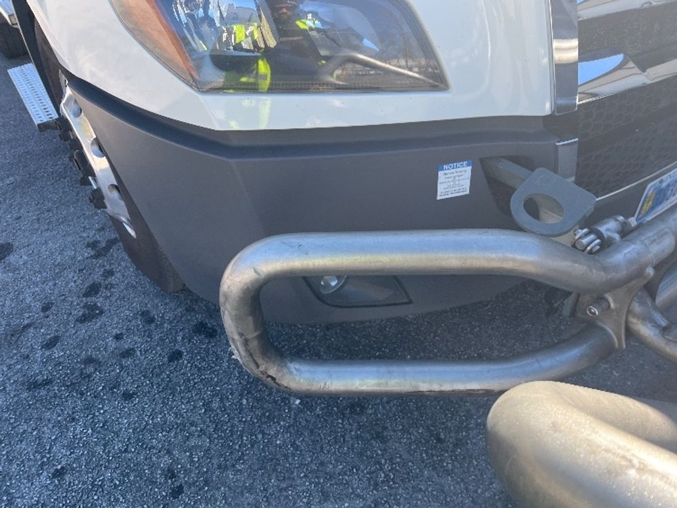 Day Cab Tractor-Heavy Duty Tractors-Freightliner-2019-T11642ST-Atlanta-GA-305,455\n\t\tmiles-$ 38,000 - Image 17