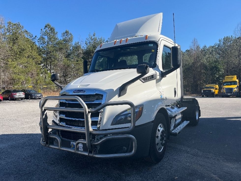 Day Cab Tractor-Heavy Duty Tractors-Freightliner-2019-T11642ST-Atlanta-GA-305,455\n\t\tmiles-$ 38,000 - Image 3