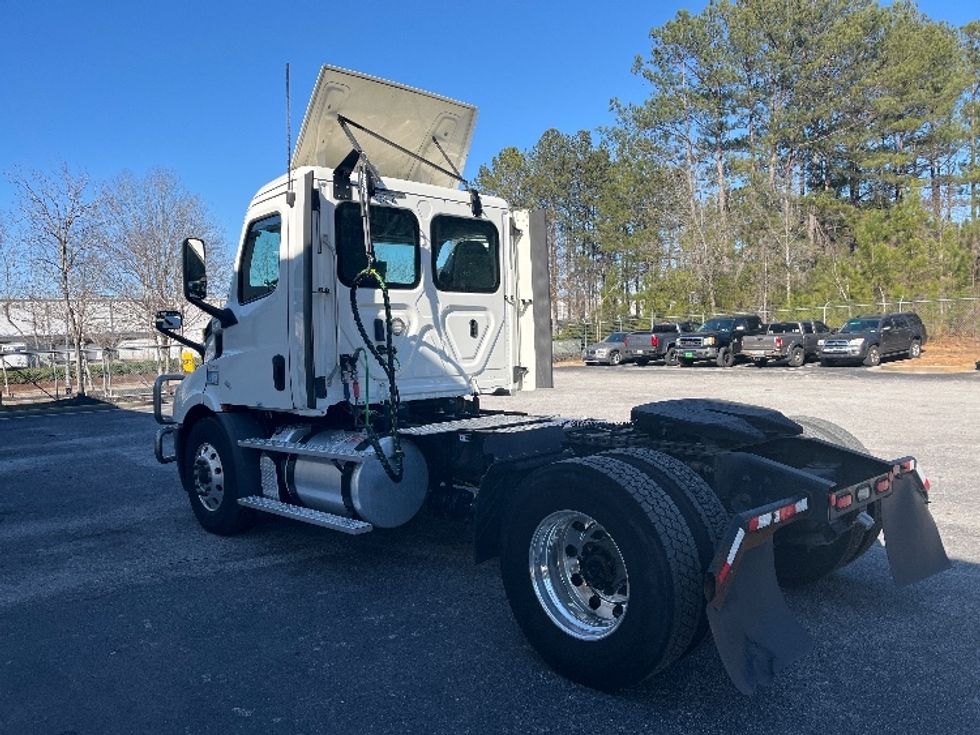 Day Cab Tractor-Heavy Duty Tractors-Freightliner-2019-T11642ST-Atlanta-GA-305,455\n\t\tmiles-$ 38,000 - Image 5