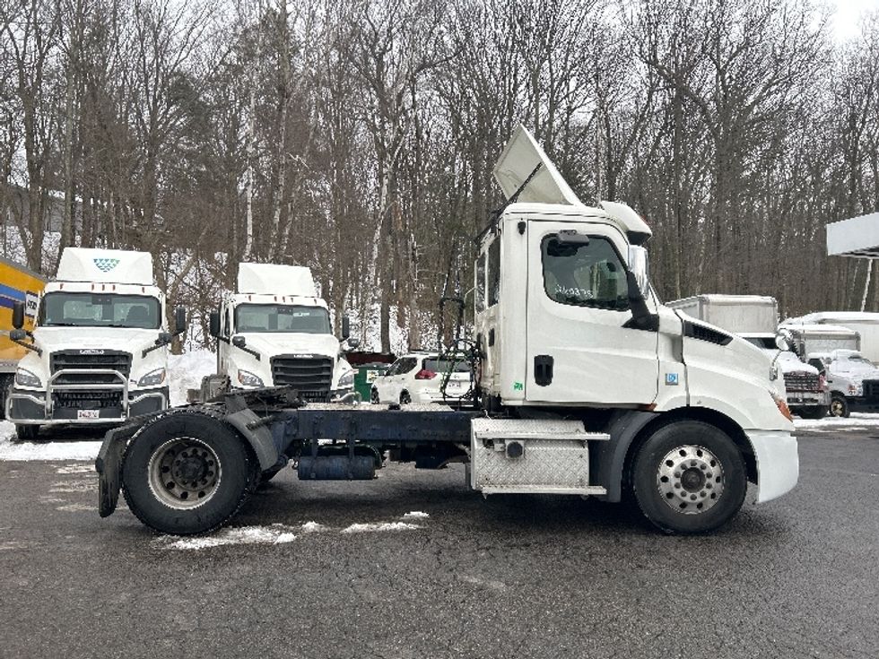 Day Cab Tractor-Heavy Duty Tractors-Freightliner-2019-T11642ST-Auburn-MA-253,244\n\t\tmiles-$ 35,500 - Image 8