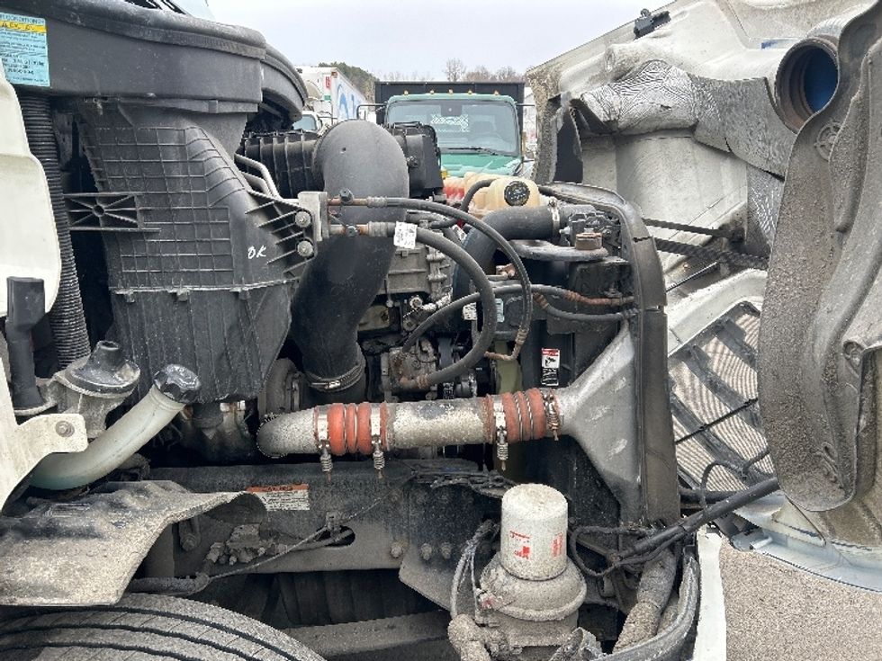 Day Cab Tractor-Heavy Duty Tractors-Freightliner-2019-T11642ST-Auburn-MA-340,319\n\t\tmiles-$ 31,750 - Image 15