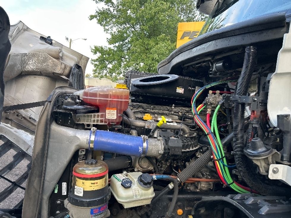 Day Cab Tractor-Heavy Duty Tractors-Freightliner-2019-T11642ST-Chattanooga-TN-466,609\n\t\tmiles-$ 30,250 - Image 16