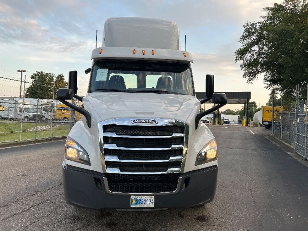 Day Cab Tractor-Heavy Duty Tractors-Freightliner-2019-T11642ST-Chattanooga-TN-466,609\n\t\tmiles-$ 30,250 - Image 2
