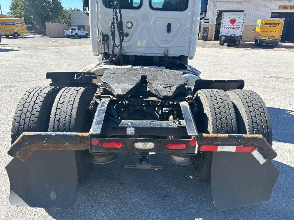 Day Cab Tractor-Heavy Duty Tractors-Freightliner-2019-T11642ST-Chattanooga-TN-466,609\n\t\tmiles-$ 30,250 - Image 6