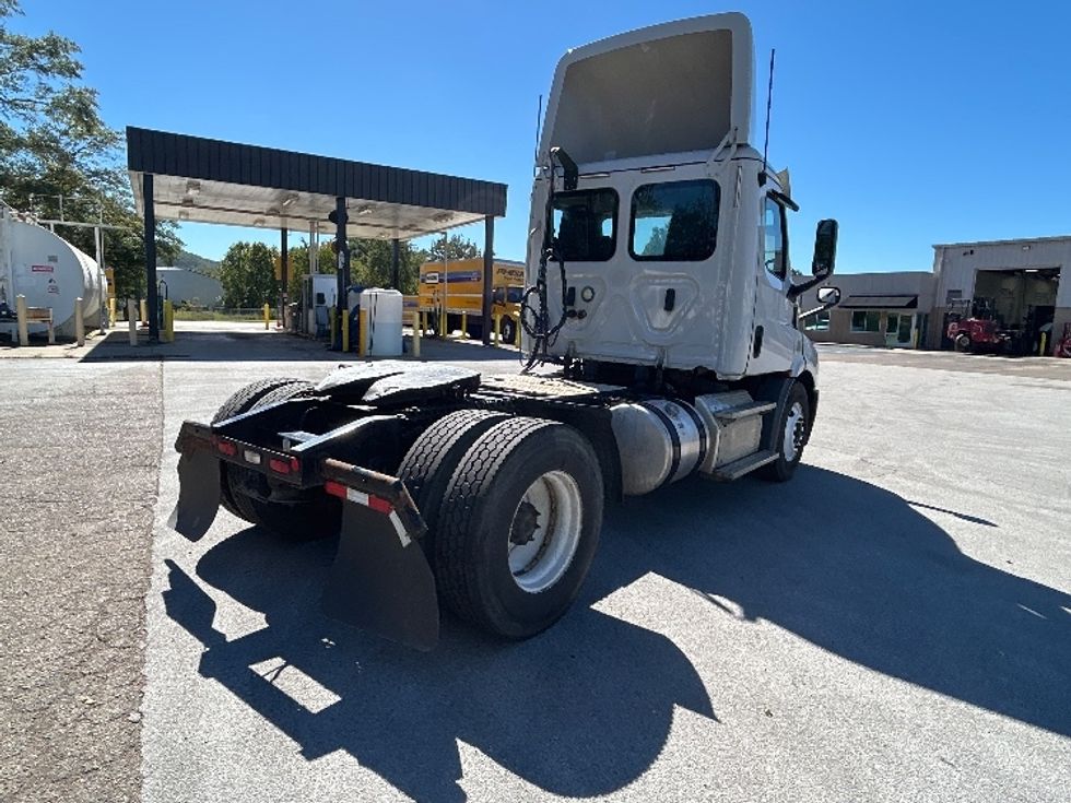 Day Cab Tractor-Heavy Duty Tractors-Freightliner-2019-T11642ST-Chattanooga-TN-466,609\n\t\tmiles-$ 30,250 - Image 7