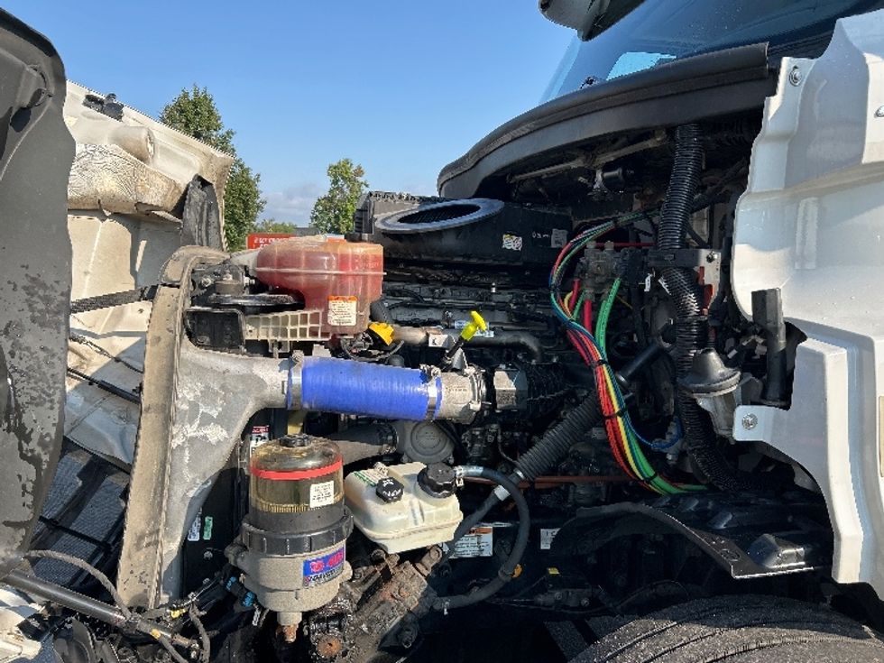 Day Cab Tractor-Heavy Duty Tractors-Freightliner-2019-T11642ST-Chattanooga-TN-485,226\n\t\tmiles-$ 31,250 - Image 16