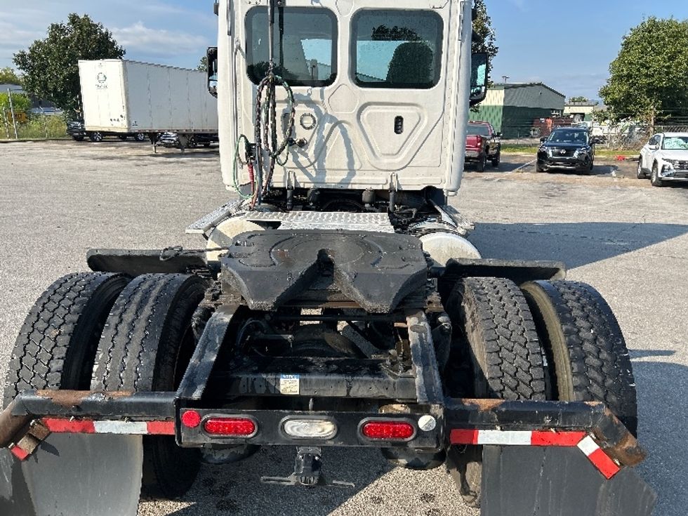 Day Cab Tractor-Heavy Duty Tractors-Freightliner-2019-T11642ST-Chattanooga-TN-485,226\n\t\tmiles-$ 31,250 - Image 6