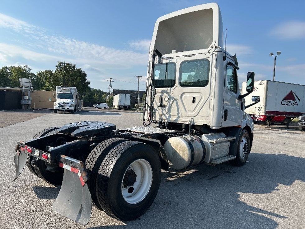 Day Cab Tractor-Heavy Duty Tractors-Freightliner-2019-T11642ST-Chattanooga-TN-485,226\n\t\tmiles-$ 31,250 - Image 7