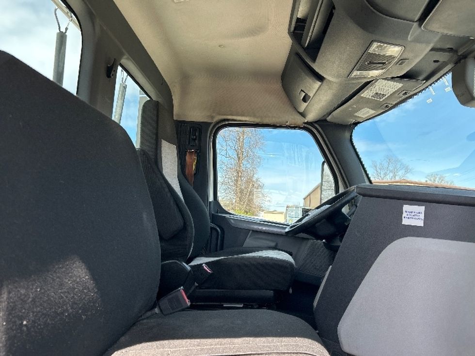 Day Cab Tractor-Heavy Duty Tractors-Freightliner-2019-T11642ST-Earth City-MO-844,946\n\t\tmiles-$ 23,000 - Image 14