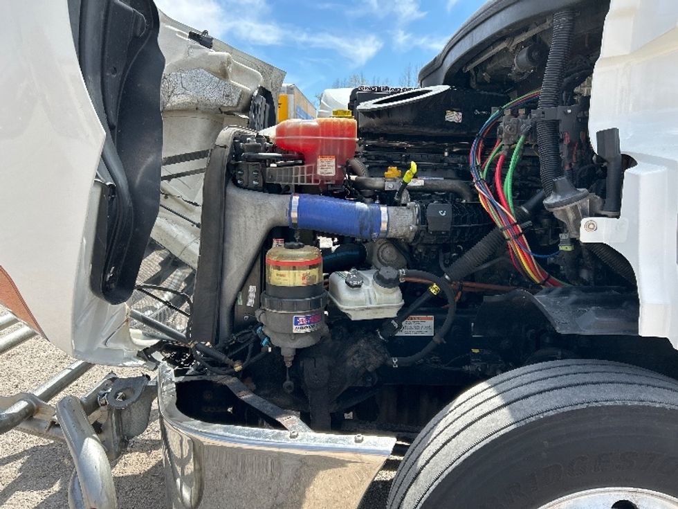 Day Cab Tractor-Heavy Duty Tractors-Freightliner-2019-T11642ST-Earth City-MO-844,946\n\t\tmiles-$ 23,000 - Image 16