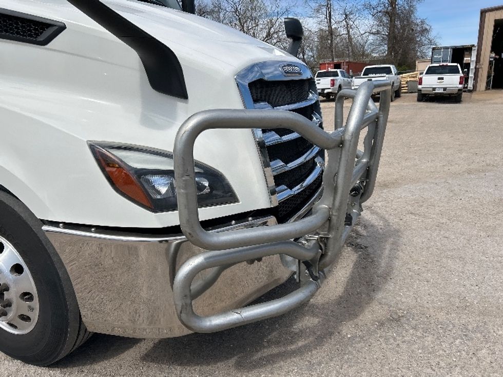 Day Cab Tractor-Heavy Duty Tractors-Freightliner-2019-T11642ST-Earth City-MO-844,946\n\t\tmiles-$ 23,000 - Image 18