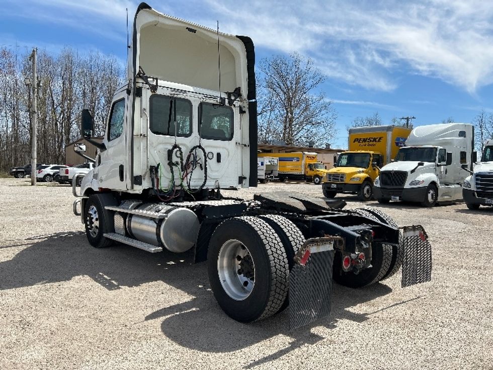 Day Cab Tractor-Heavy Duty Tractors-Freightliner-2019-T11642ST-Earth City-MO-844,946\n\t\tmiles-$ 23,000 - Image 5
