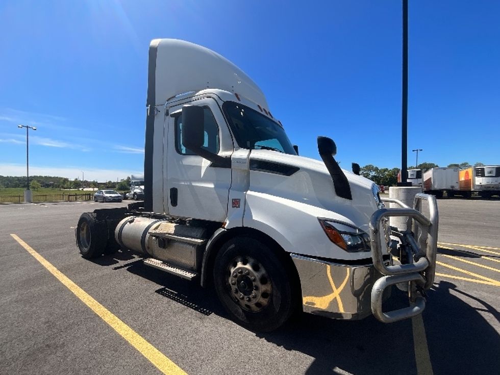 Day Cab Tractor-Heavy Duty Tractors-Freightliner-2019-T11642ST-East Chicago-IN-516,752\n\t\tmiles-$ 35,500 - Image 1