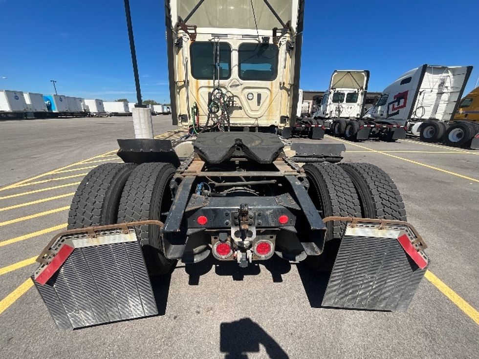 Day Cab Tractor-Heavy Duty Tractors-Freightliner-2019-T11642ST-East Chicago-IN-516,752\n\t\tmiles-$ 35,500 - Image 6