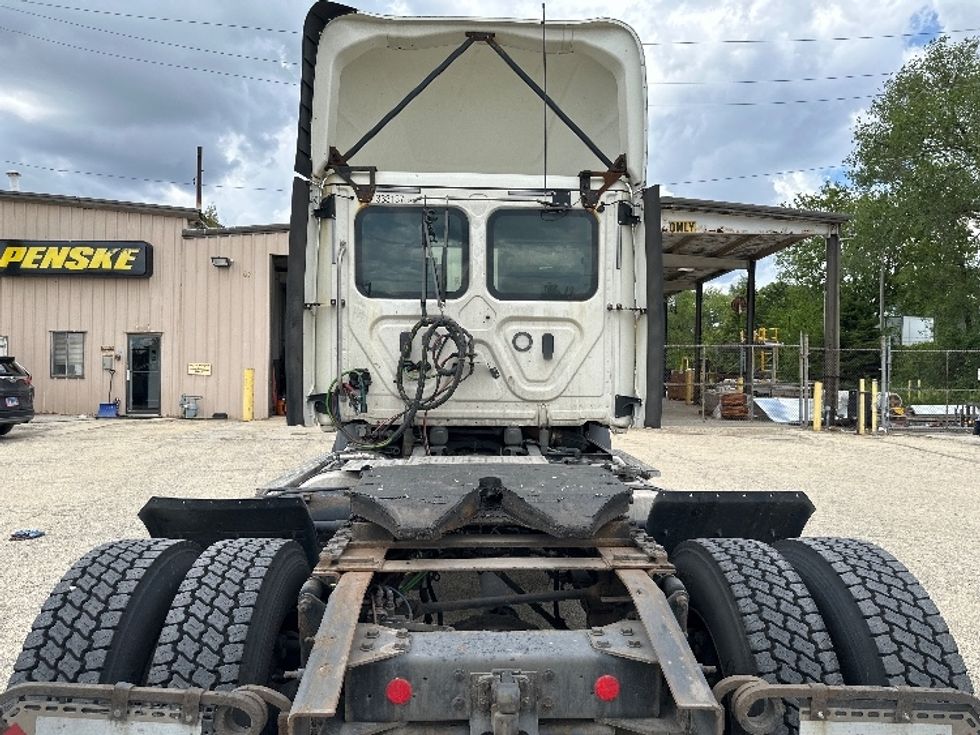 Day Cab Tractor-Heavy Duty Tractors-Freightliner-2019-T11642ST-East Chicago-IN-618,393\n\t\tmiles-$ 31,750 - Image 6