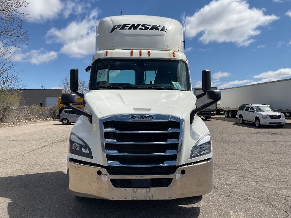 Day Cab Tractor-Heavy Duty Tractors-Freightliner-2019-T11642ST-Flint-MI-228,079\n\t\tmiles-$ 41,500 - Image 2