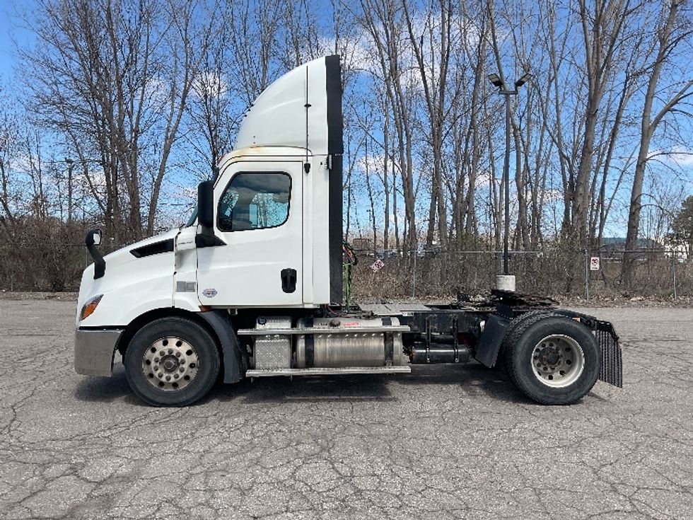 Day Cab Tractor-Heavy Duty Tractors-Freightliner-2019-T11642ST-Flint-MI-228,079\n\t\tmiles-$ 41,500 - Image 4
