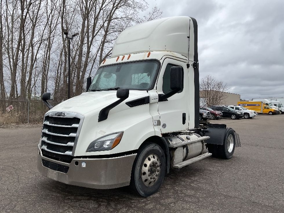 2019 Freightliner Cascadia 116" Day cab photo 3