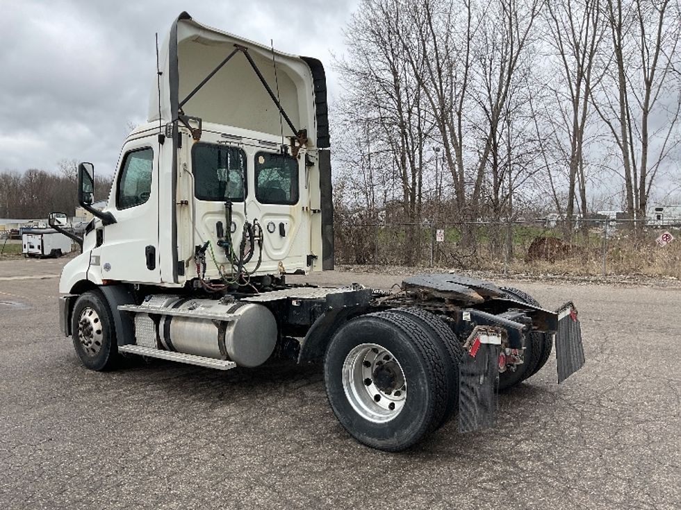 2019 Freightliner Cascadia 116" Day cab photo 5