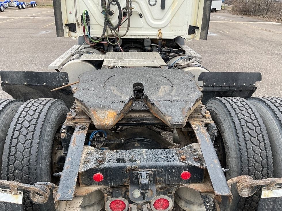 2019 Freightliner Cascadia 116" Day cab photo 6