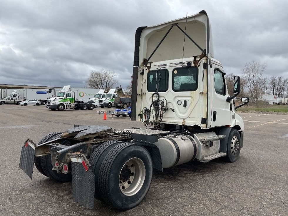 2019 Freightliner Cascadia 116" Day cab photo 7
