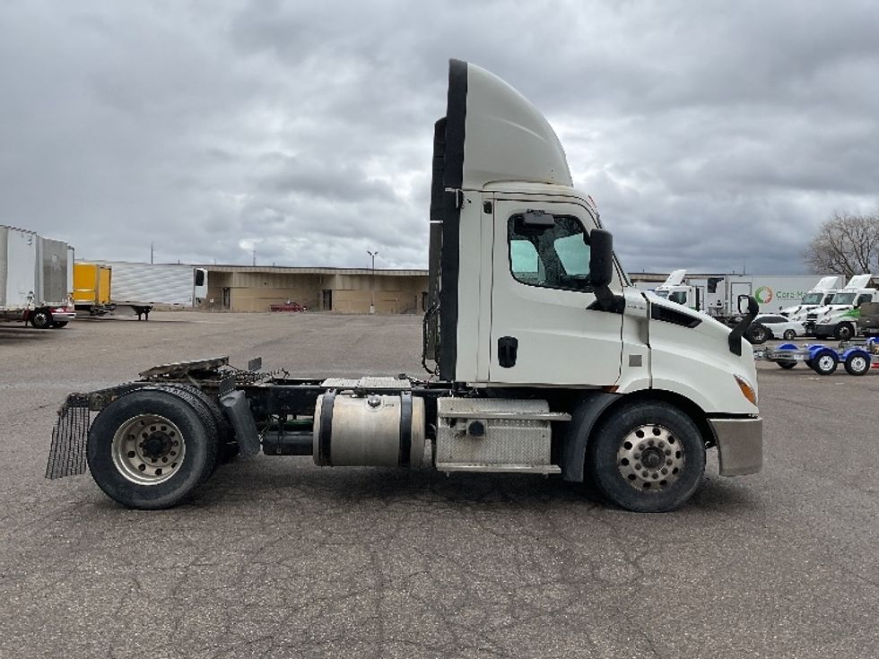 2019 Freightliner Cascadia 116" Day cab photo 8