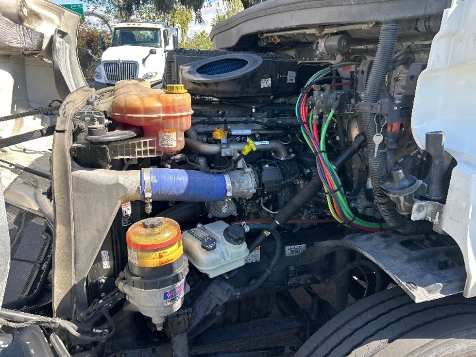 Day Cab Tractor-Heavy Duty Tractors-Freightliner-2019-T11642ST-Fontana-CA-359,034\n\t\tmiles-$ 36,750 - Image 16