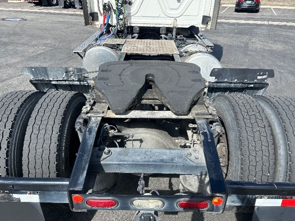 Day Cab Tractor-Heavy Duty Tractors-Freightliner-2019-T11642ST-Fontana-CA-359,034\n\t\tmiles-$ 36,750 - Image 6