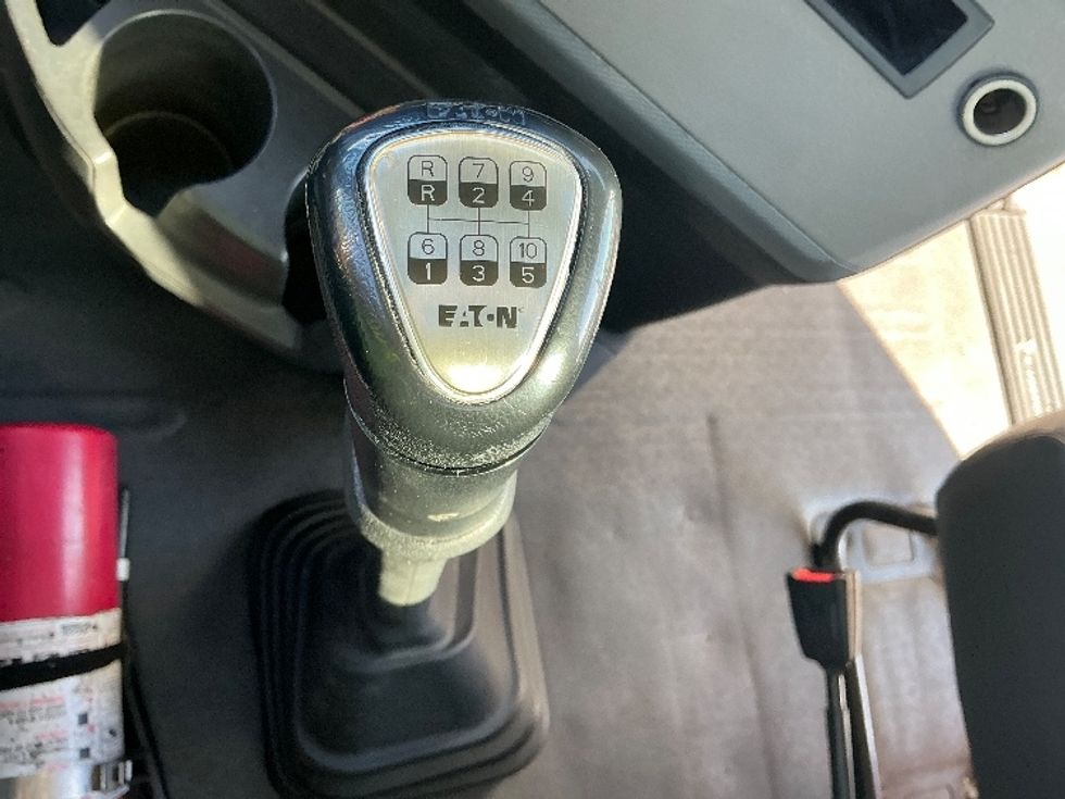 Day Cab Tractor-Heavy Duty Tractors-Freightliner-2019-T11642ST-Fontana-CA-411,674\n\t\tmiles-$ 33,500 - Image 17