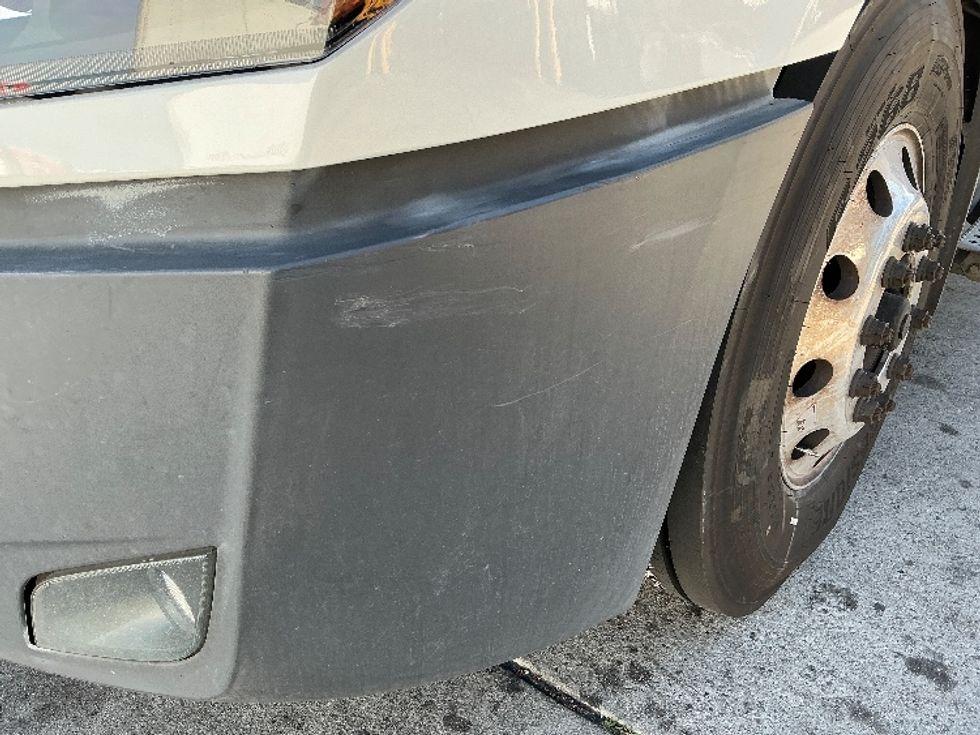 Day Cab Tractor-Heavy Duty Tractors-Freightliner-2019-T11642ST-Fontana-CA-411,674\n\t\tmiles-$ 33,500 - Image 19