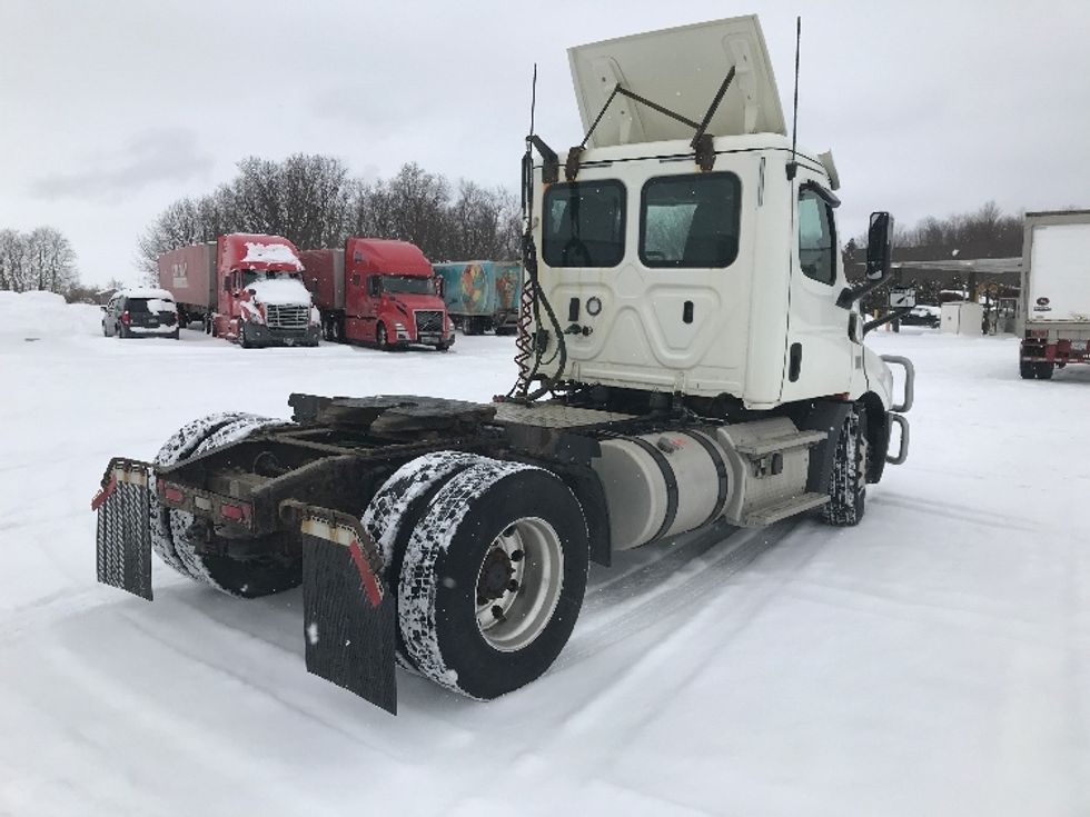 Day Cab Tractor-Heavy Duty Tractors-Freightliner-2019-T11642ST-Fredonia-NY-236,436\n\t\tmiles-$ 45,250 - Image 7