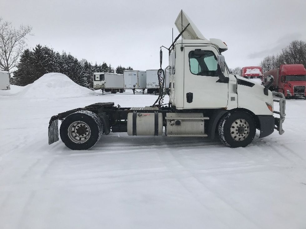 Day Cab Tractor-Heavy Duty Tractors-Freightliner-2019-T11642ST-Fredonia-NY-236,436\n\t\tmiles-$ 45,250 - Image 8